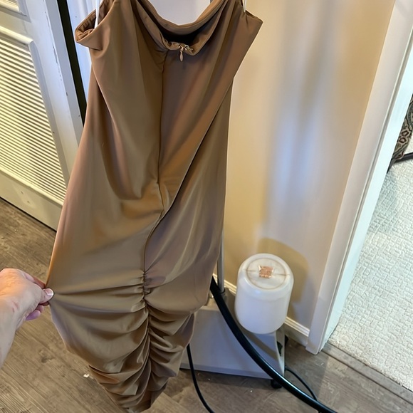 Super down size large dress - worn once. Like new. - Picture 3 of 5